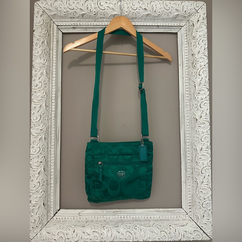 Green Coach Signature Getaway Crossbody Shoulder Bag. Nylon. ❣️